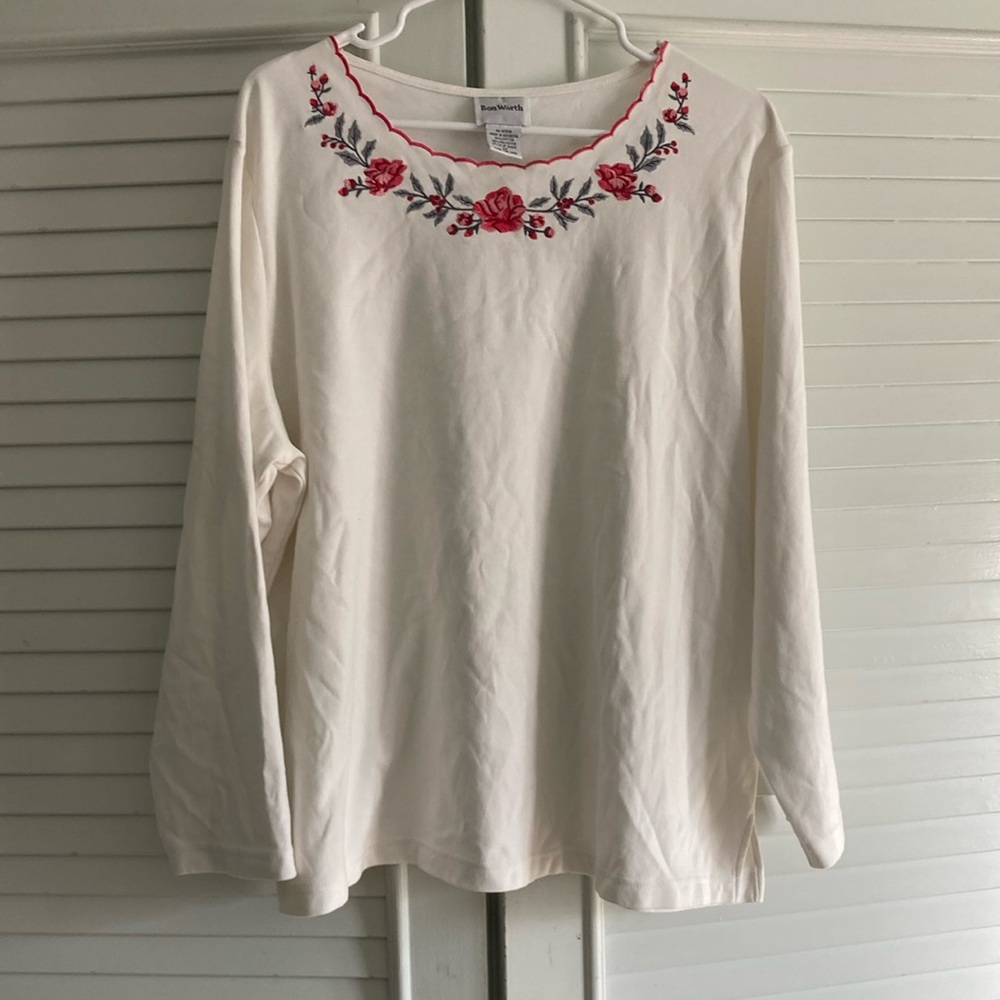 Bon Worth Knit Off-white Embroidered Scalloped Edge Top Size Extra Large XL